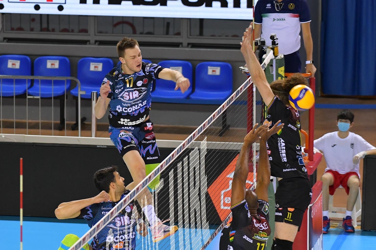 2ECC150E-F548-44B5-8952-B7C933F24BDF