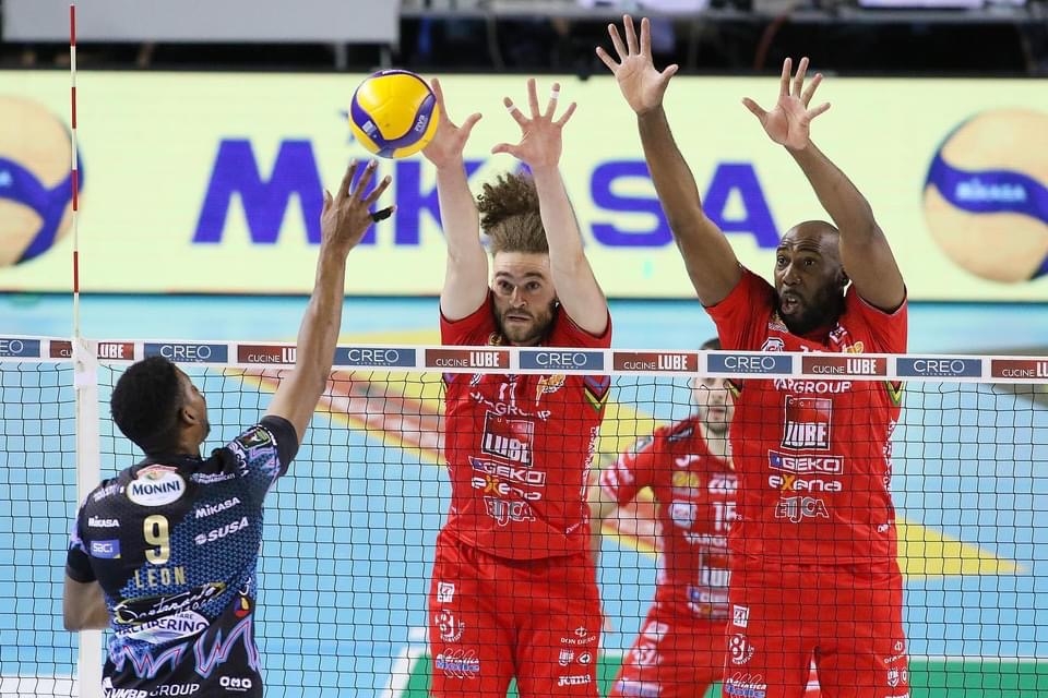 3B3FEF24-1951-401E-8F8E-7FC82D24CEBF