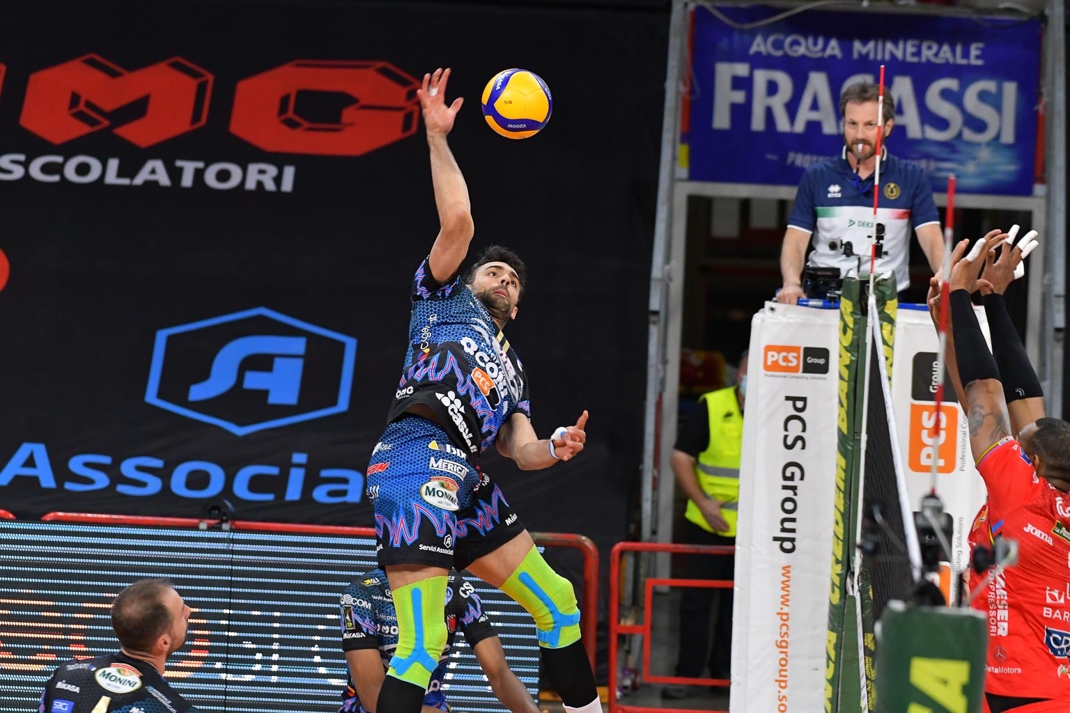 44CC6C9E-4E0E-4A0F-BA1F-75A7733A2FB3