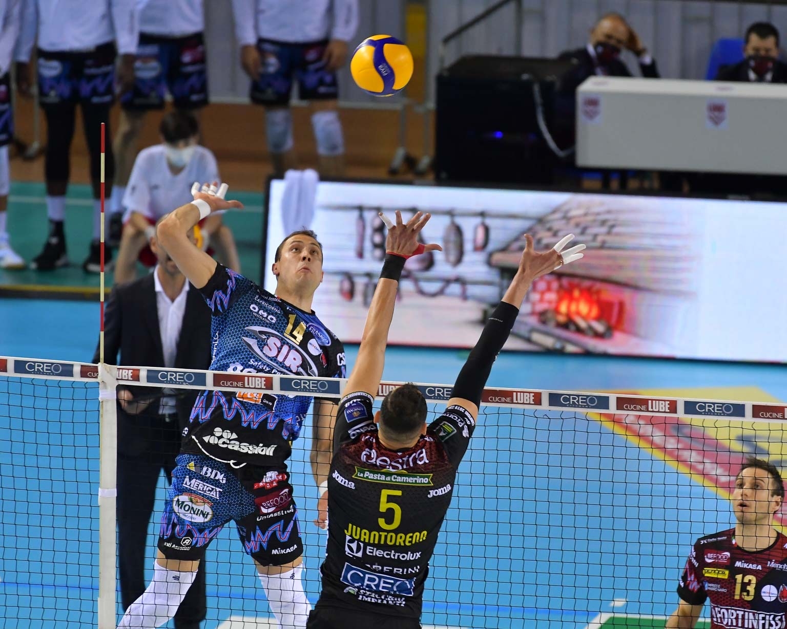 A85763EB-C06C-49CC-A9D6-94F26AB33DFD