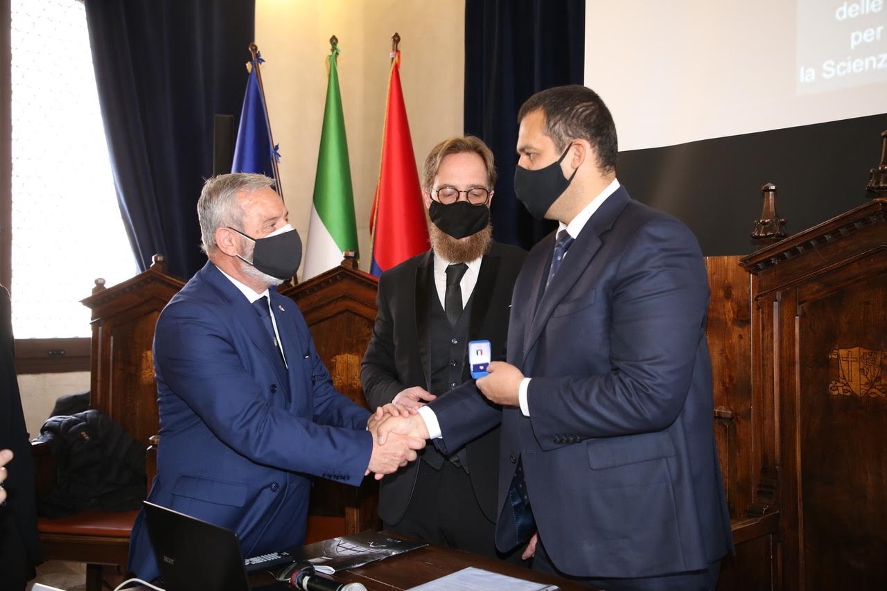 B5A88074-602C-4CDA-8265-521E40D6BFAF