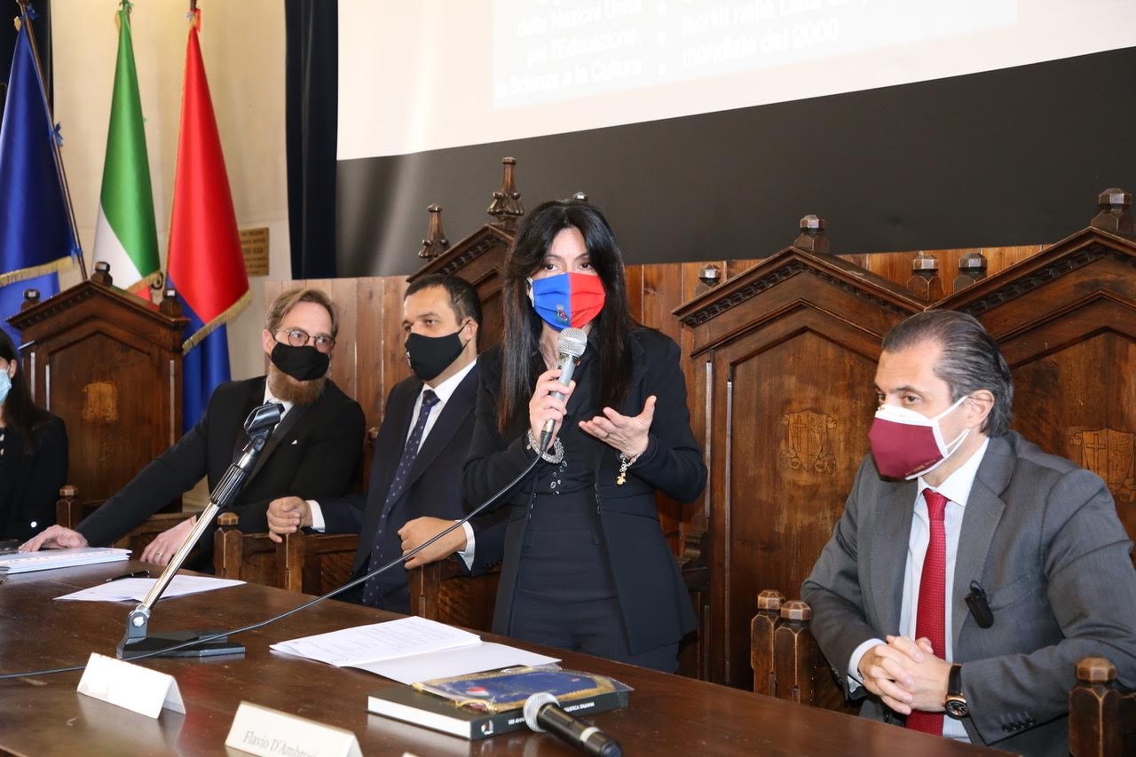 CFB4F6E1-EDBF-41C4-A48E-D0C4A36D7565