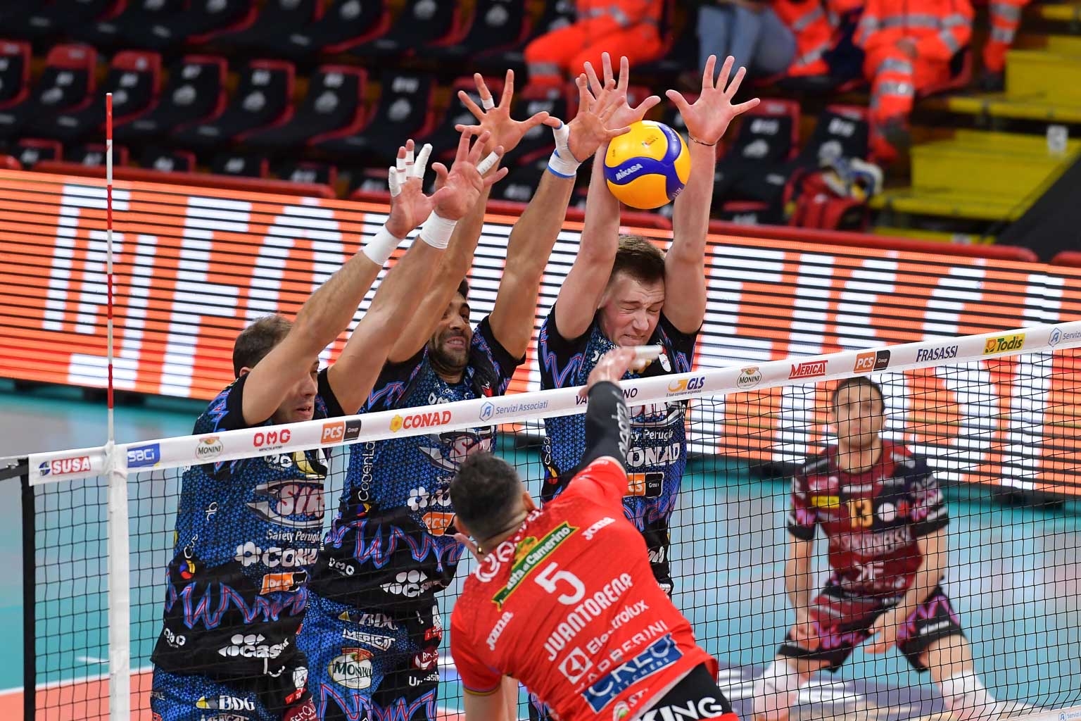 DD63FEFD-1E70-428C-8B8D-FA3185A321FC