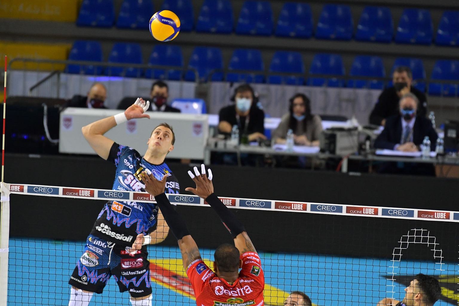 FE2FBB46-7E08-40B5-B5FF-A31DF49FCD15