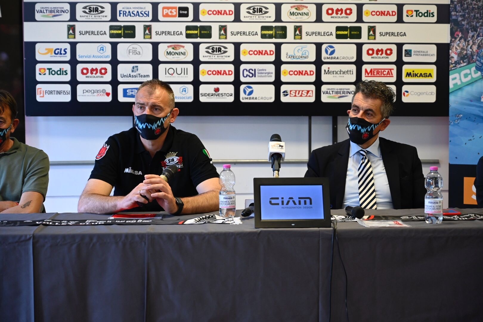 1B545747-5FBF-4EA0-BFFA-46CFEF88A40A