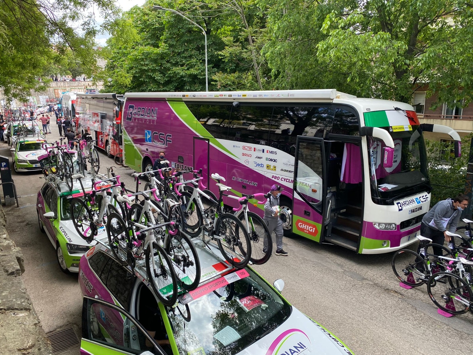 1b64cbc9-8331-4676-aa84-56f7721bf07c