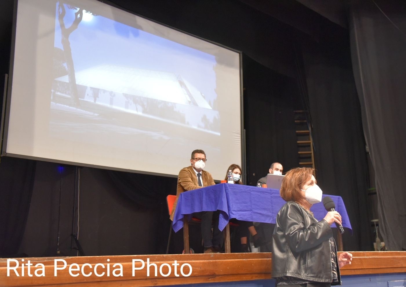 2E637040-EAE6-45AC-BD1F-41114B069C70