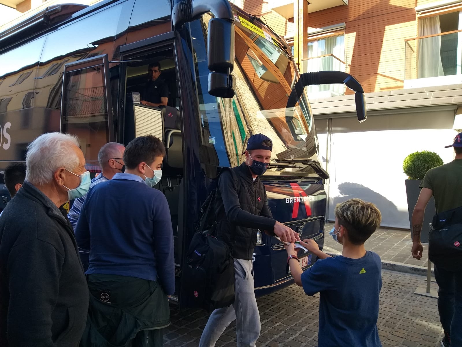 431e8506-bfb1-43dd-8821-d8401a9d0274