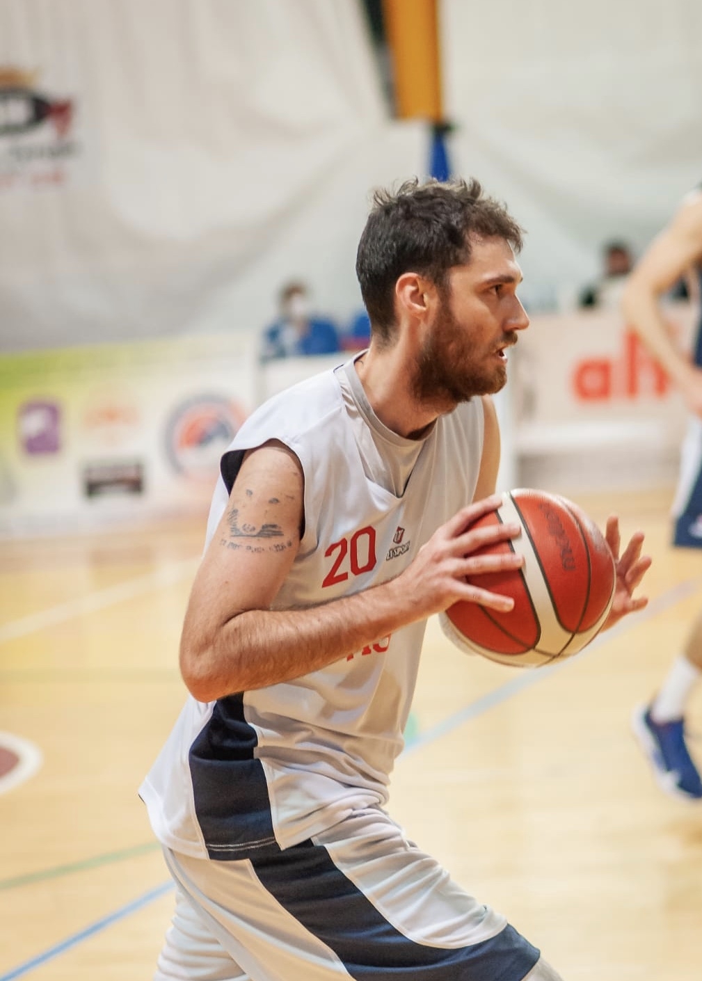 6CF6E071-9857-4E0C-B6FF-4158445E66E0