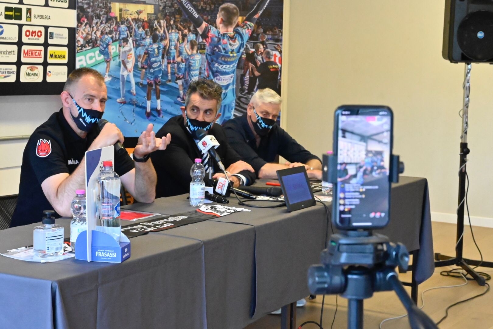 9953A719-29C1-403E-AEBB-1E7DB82015D6