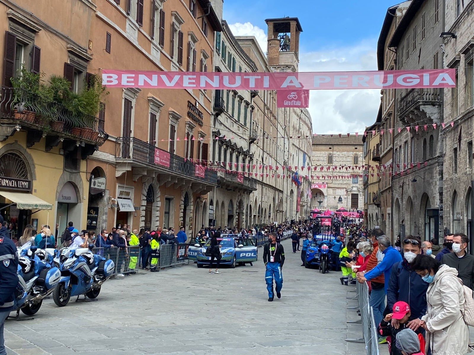 fcba7e06-3bf8-4ddc-99dc-e6d48b8b3050