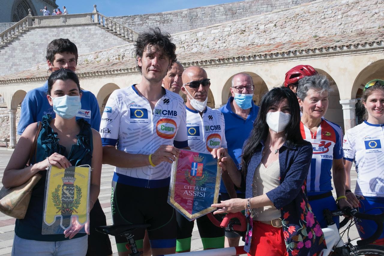 1033921A-1CA1-4B65-9DEF-A9AFD95E477B