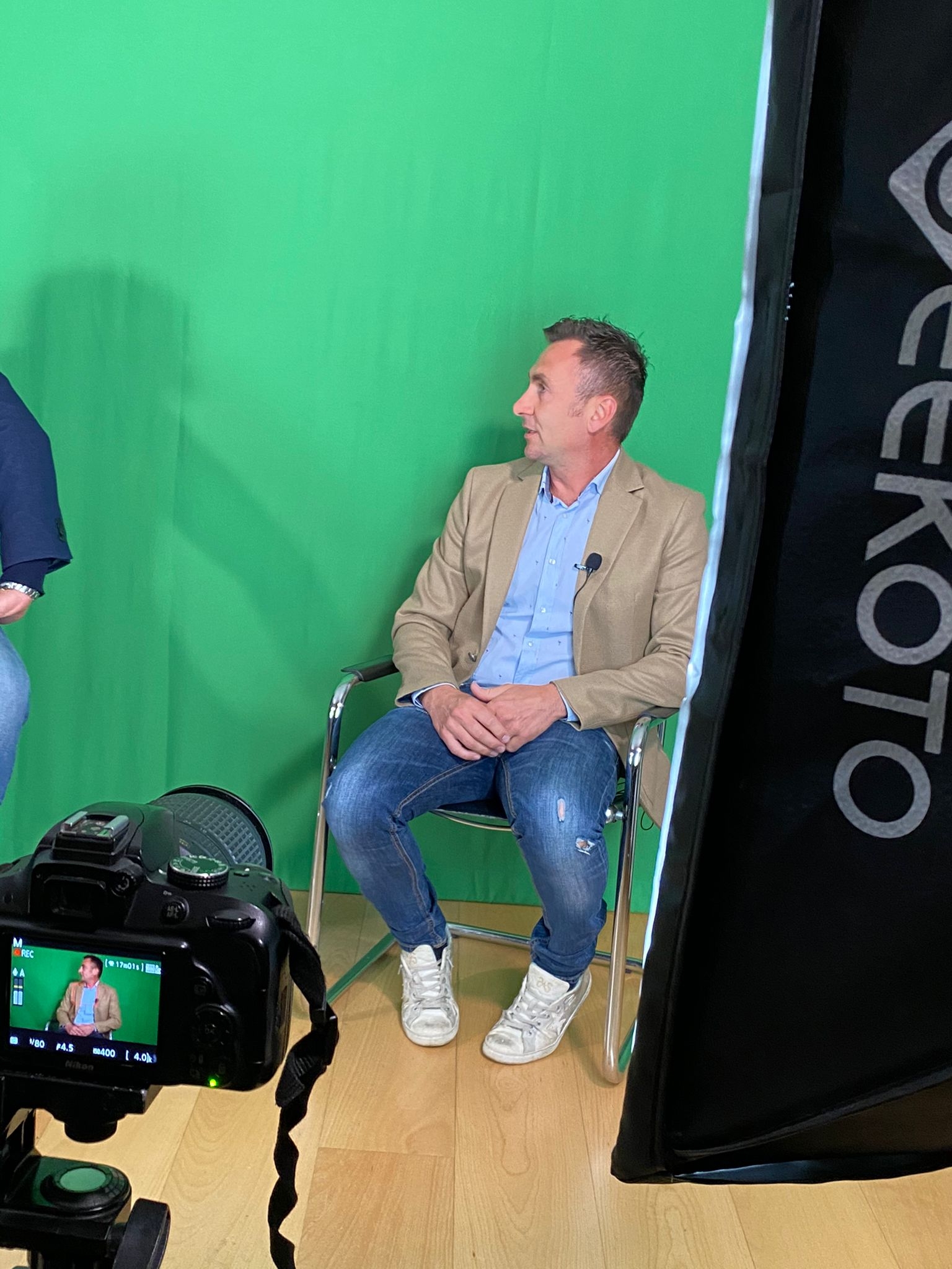 5575D843-3638-4783-BDF4-FF3B189DE197