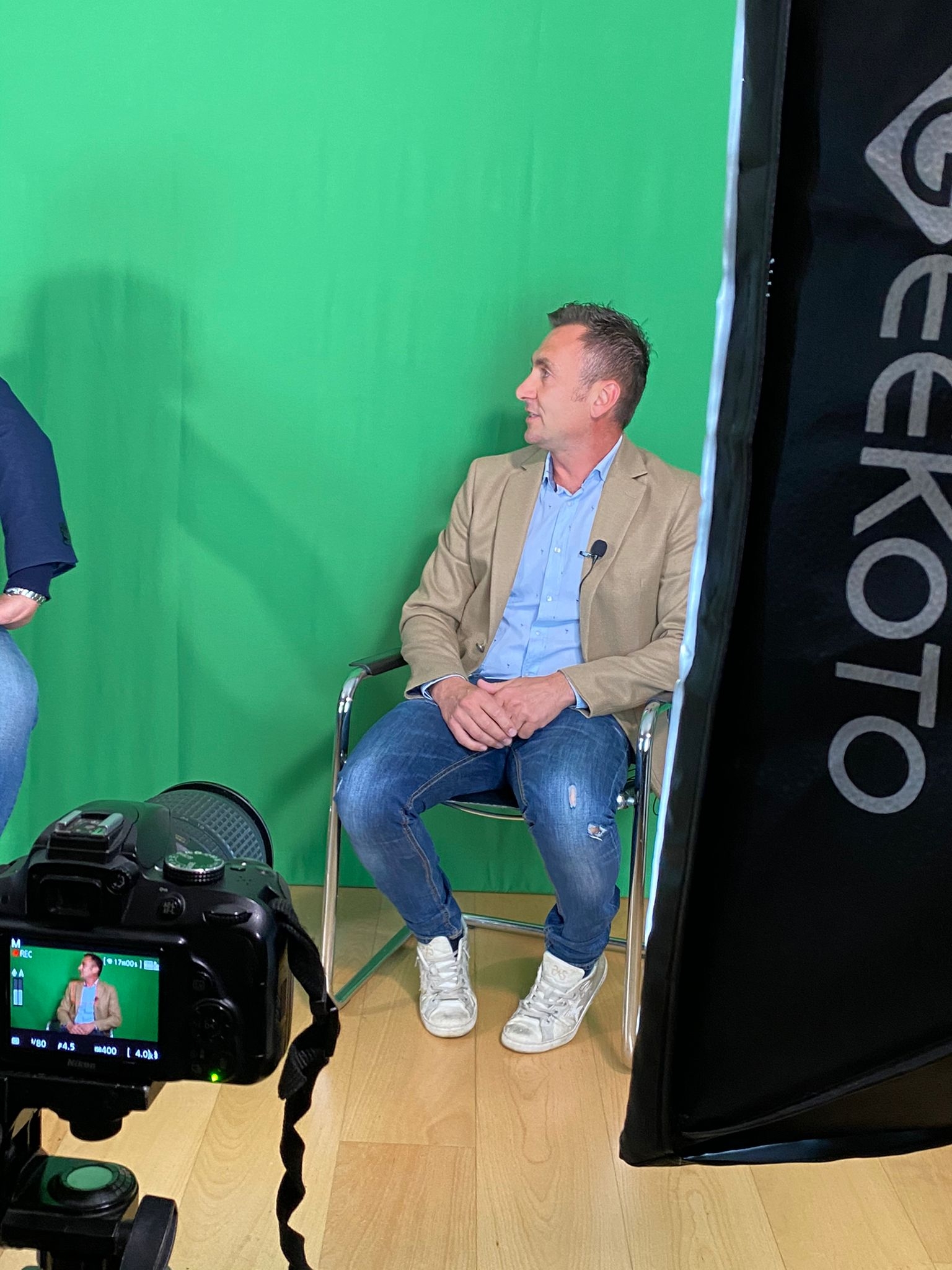 DAEE66A1-65BD-437C-8FA2-6A73E404F159