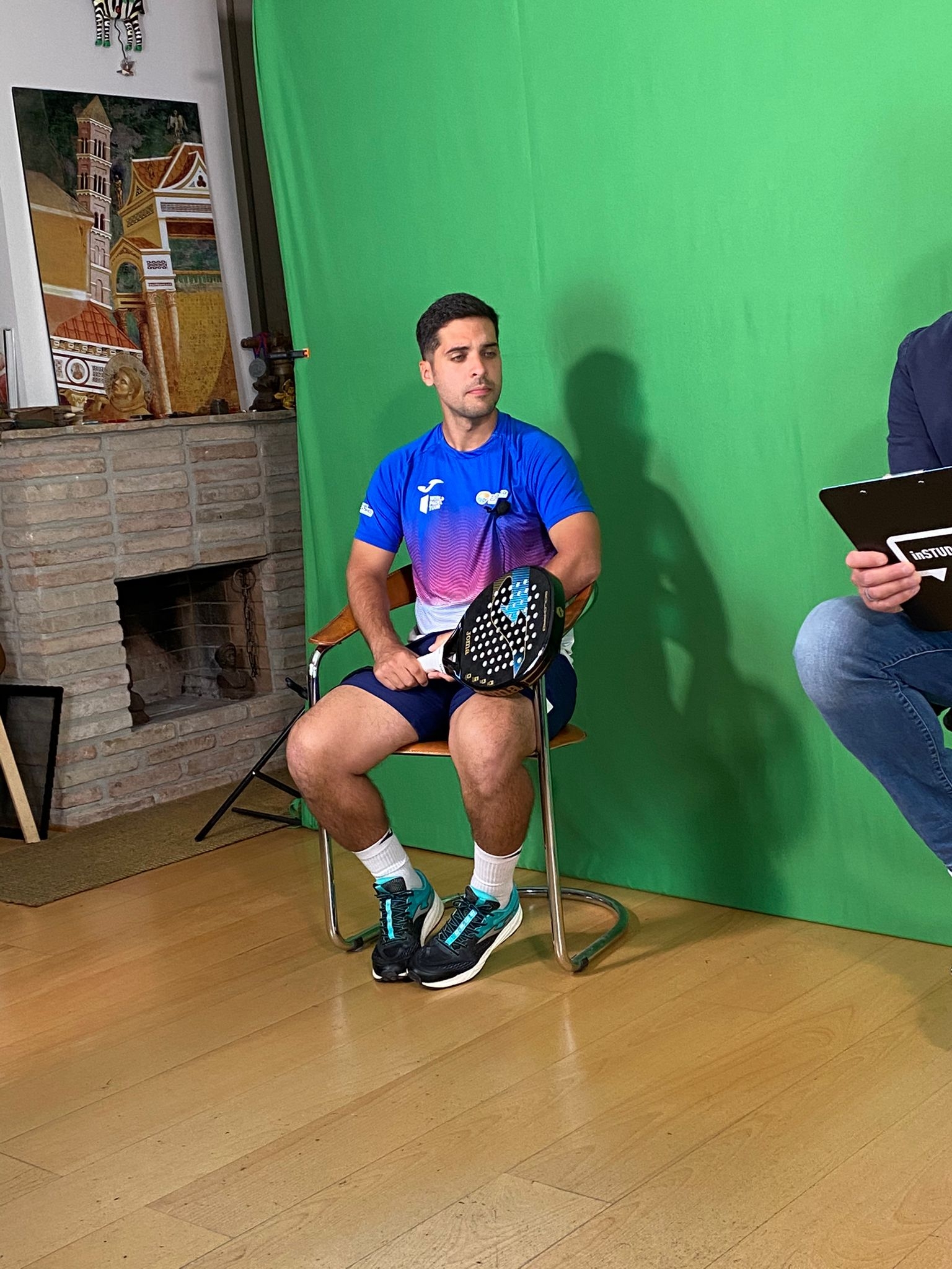 E0047F7E-75CE-4571-B0CC-97D141FE9BB7