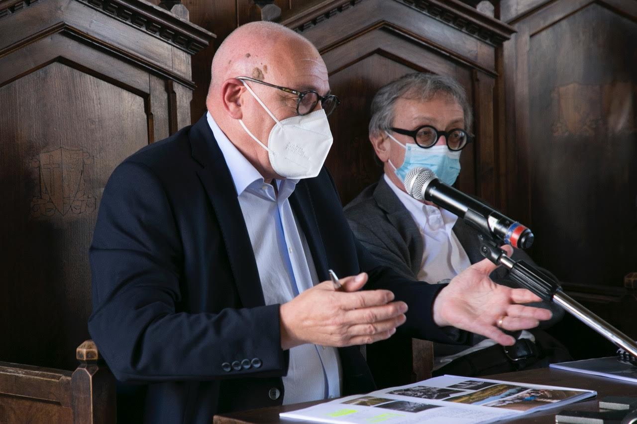 A220C7C5-4D13-4C48-85FD-255C1A8B02E5