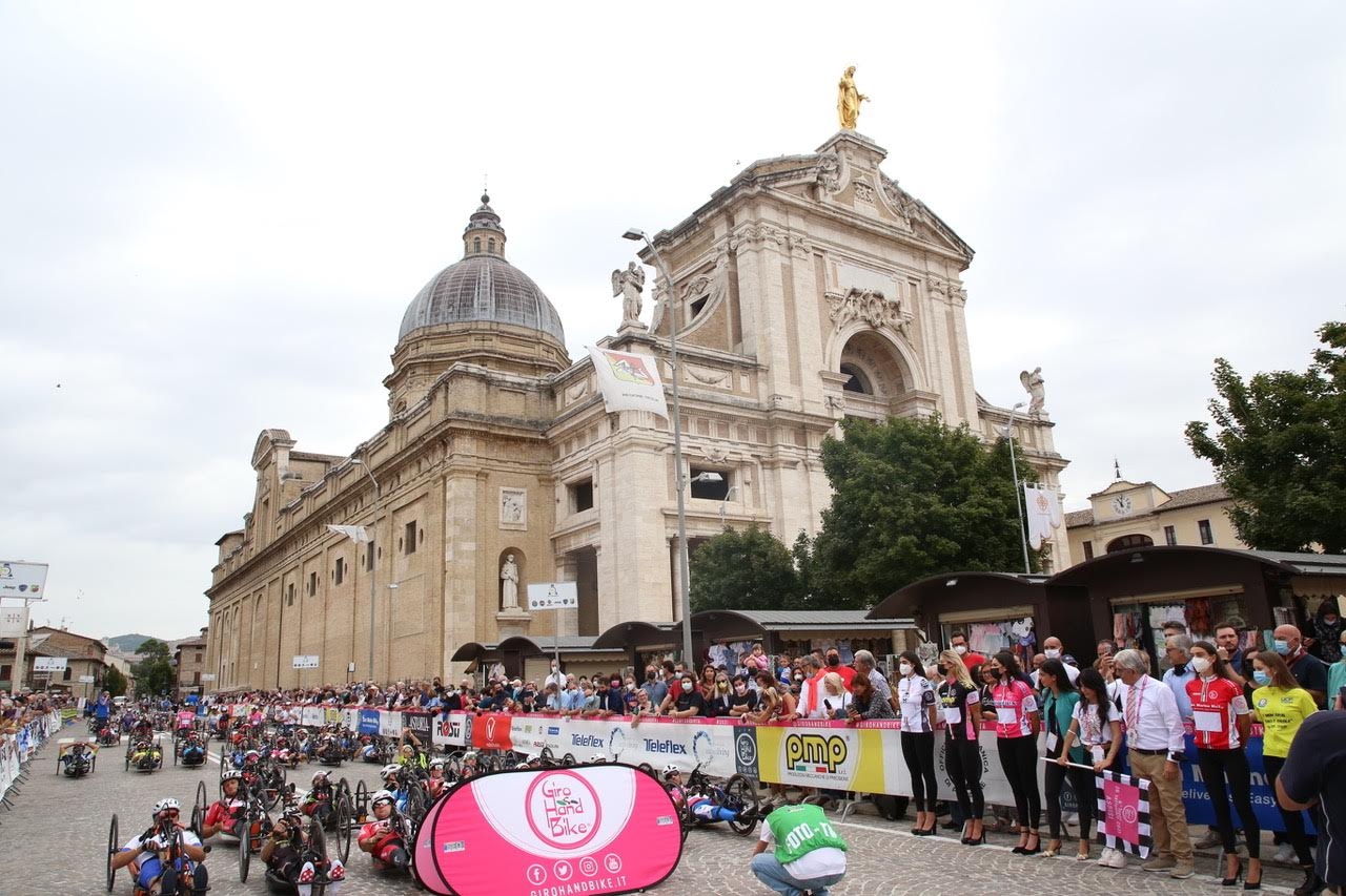 242B3B8B-1663-49E8-BBEF-5C541233CFB0