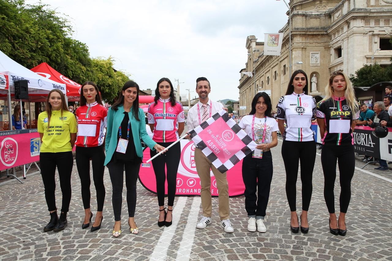 32E1F4AA-99AA-4D5A-A8C1-701CABC2BC38