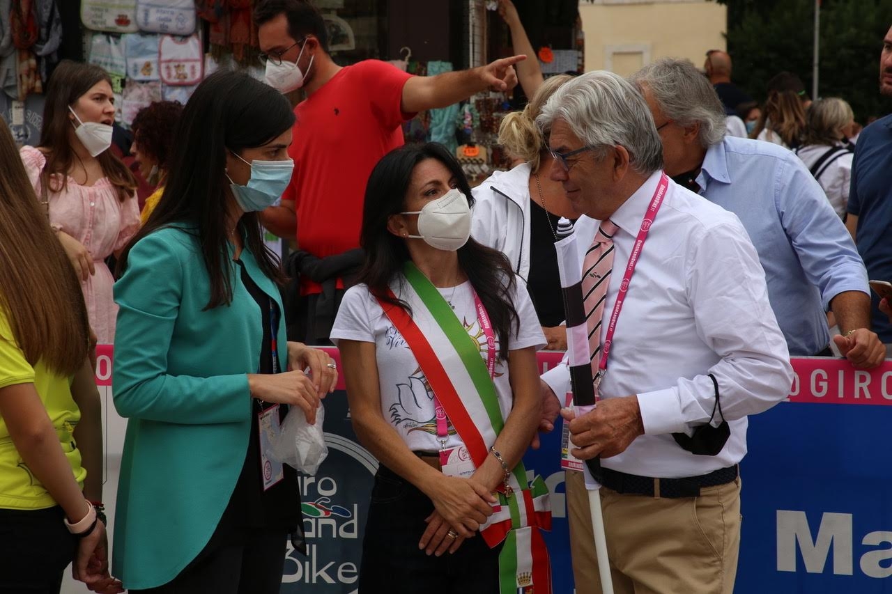 5EBD4CB8-C8B4-417D-9635-103AEECAF1B5