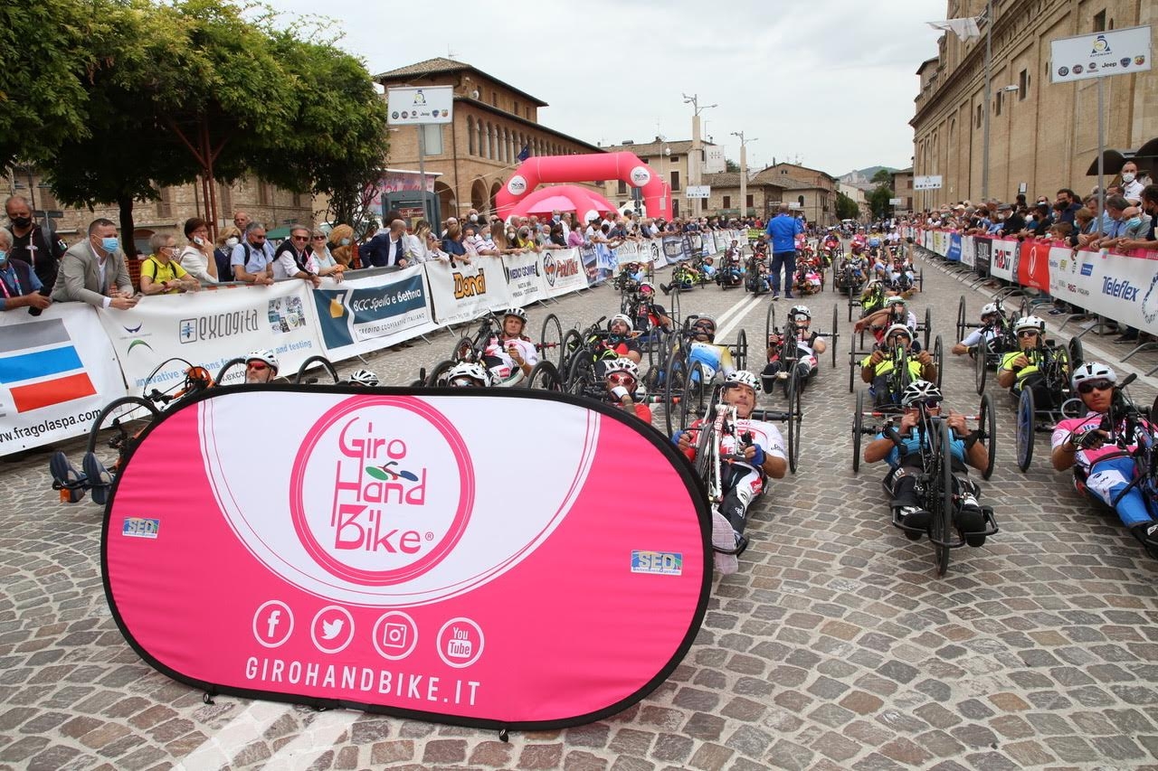 7936FA7F-1F44-4530-AD6B-5EE1A757B459