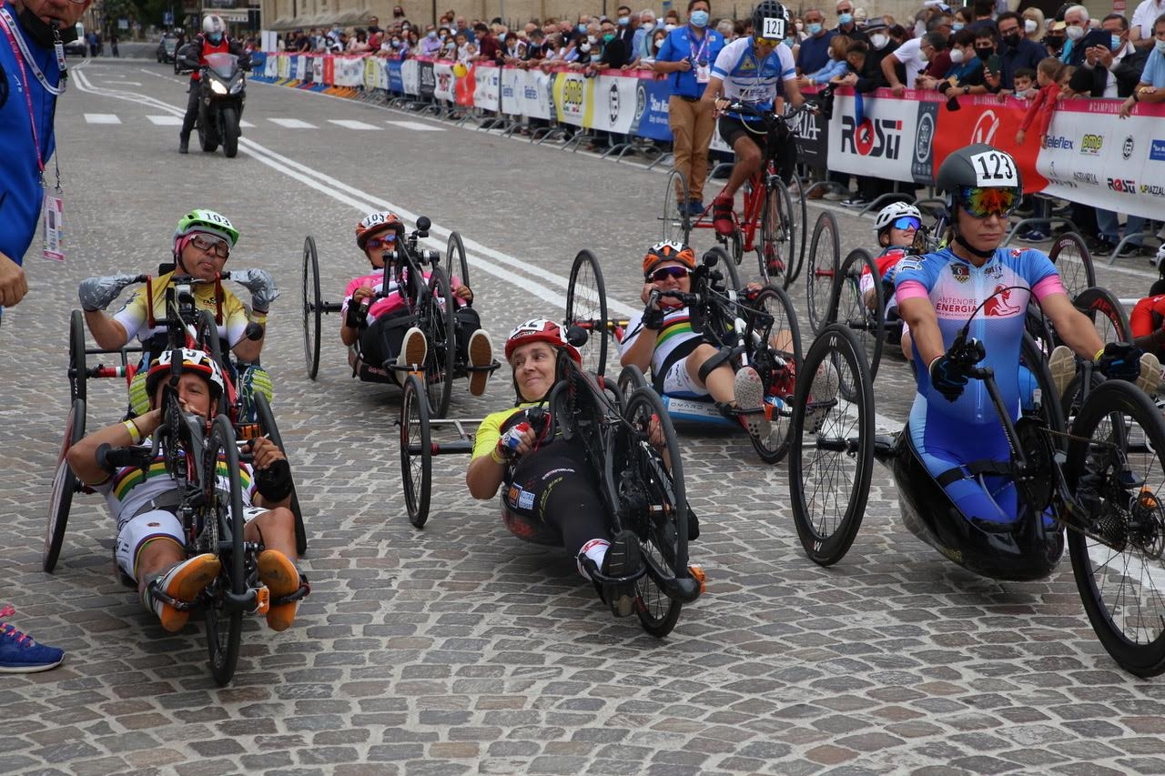 89B828D0-2CBA-4FFB-8781-66FA65B242ED