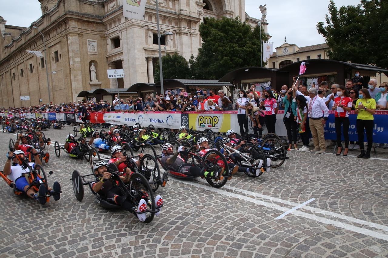 A2FC1DE4-46F3-4127-8029-6BE3526744BE