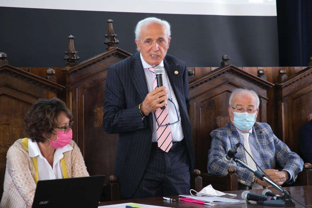 A68DBAEF-470F-409B-8101-227443778723