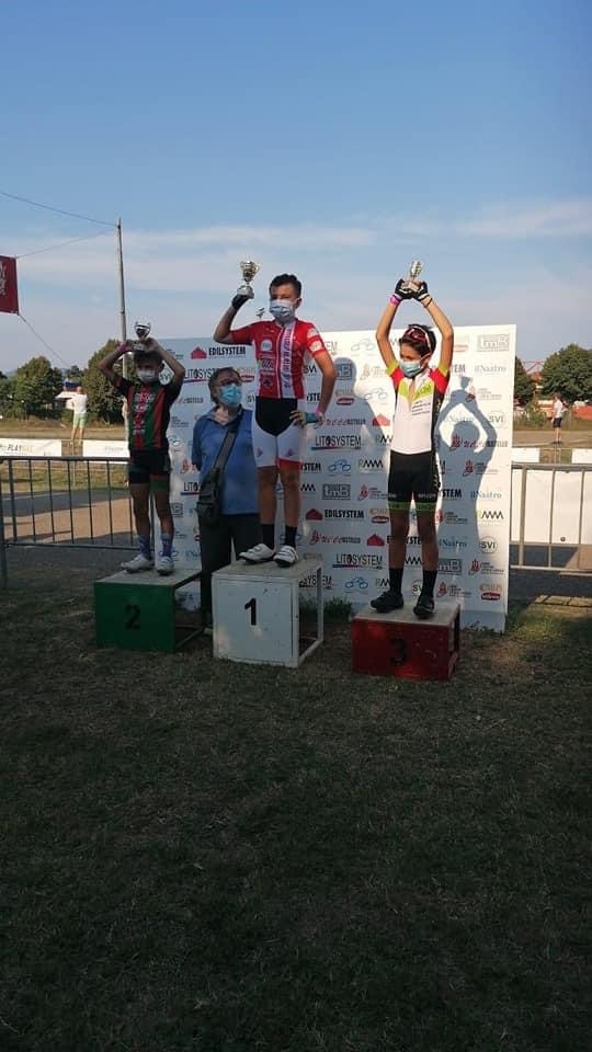 D19BE9A3-16CD-4946-A83F-4D9DFFDE772F