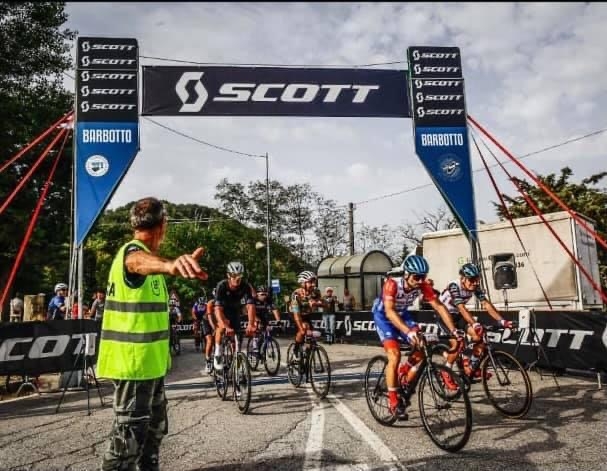 3411A23D-5660-4753-A11B-75DB30759F4D