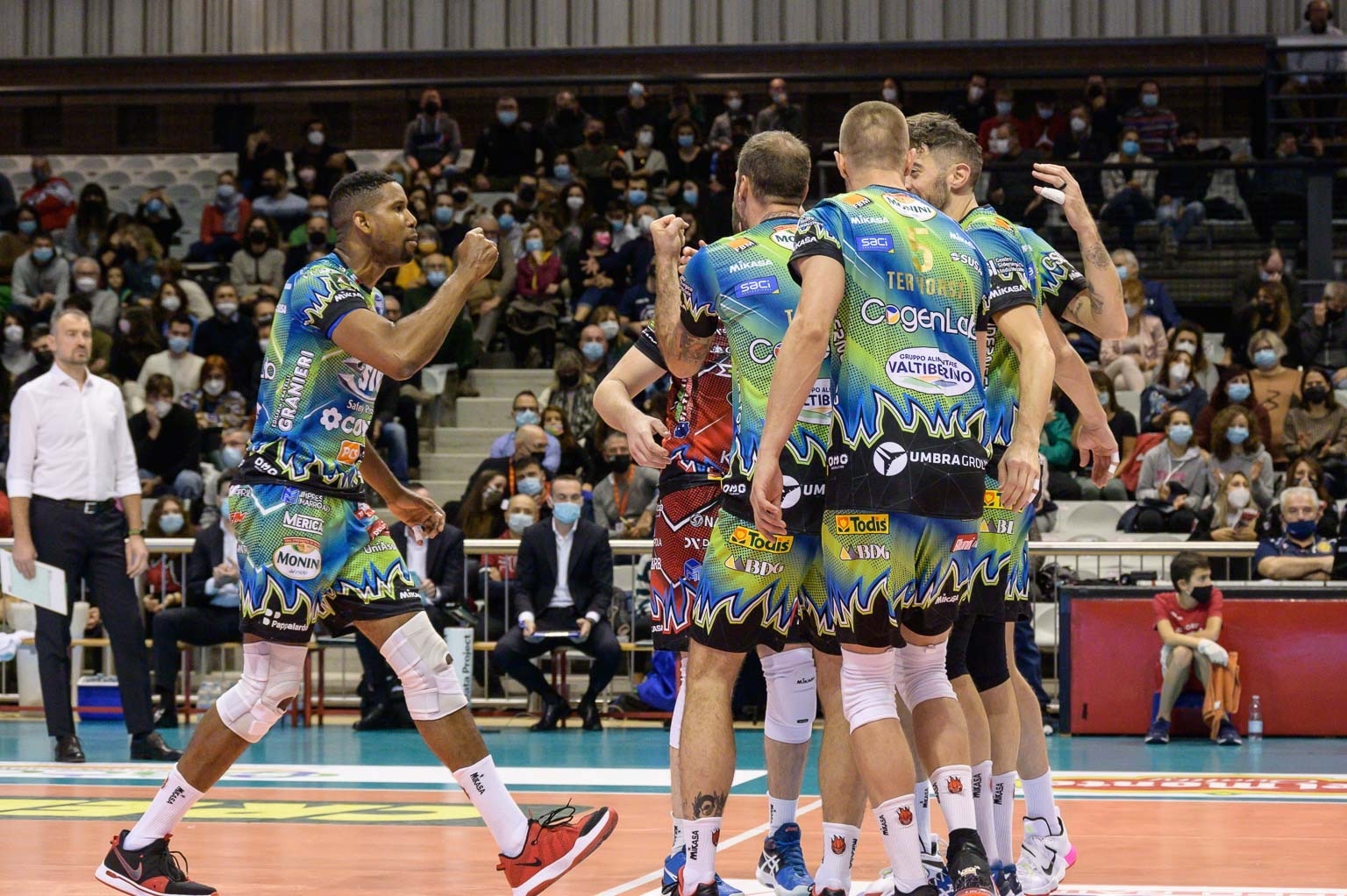 7B882FDE-BB56-4335-A155-5C983153CE9E