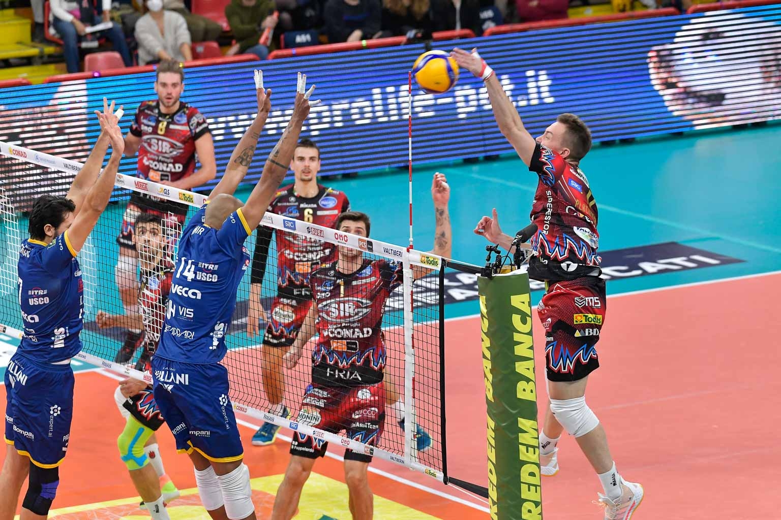 Oleh PLOTNYTSKYI, attacco