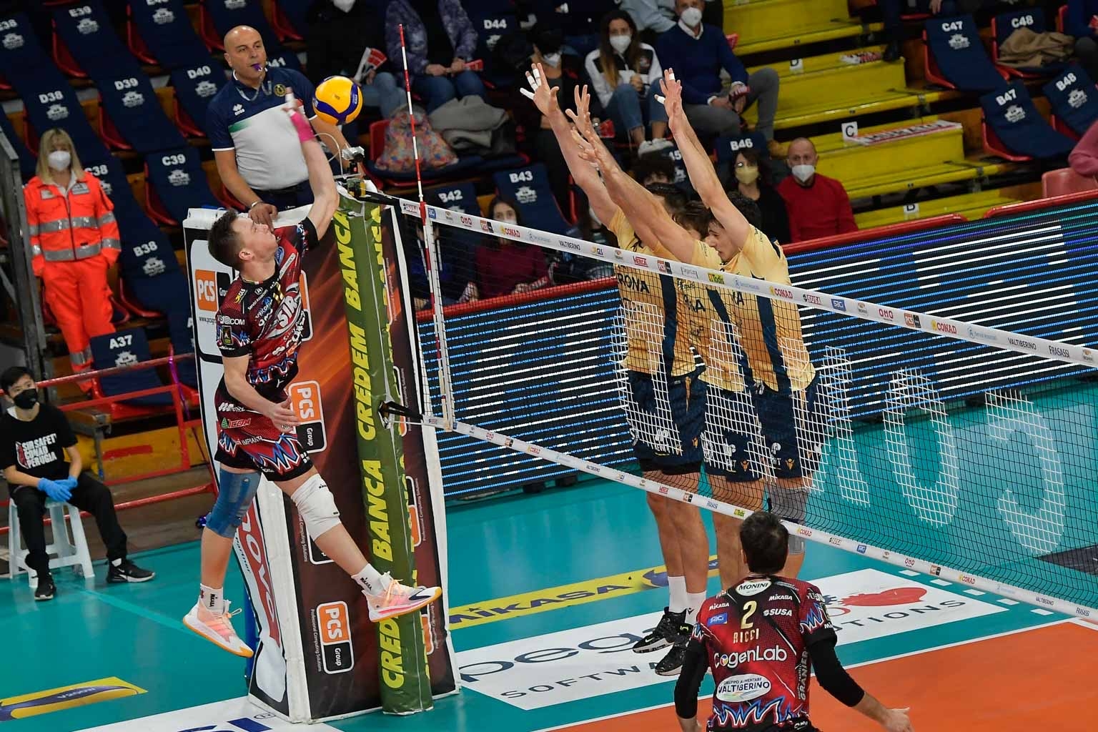 031A0FCC-8079-47C0-9CC6-DE300841BA5B