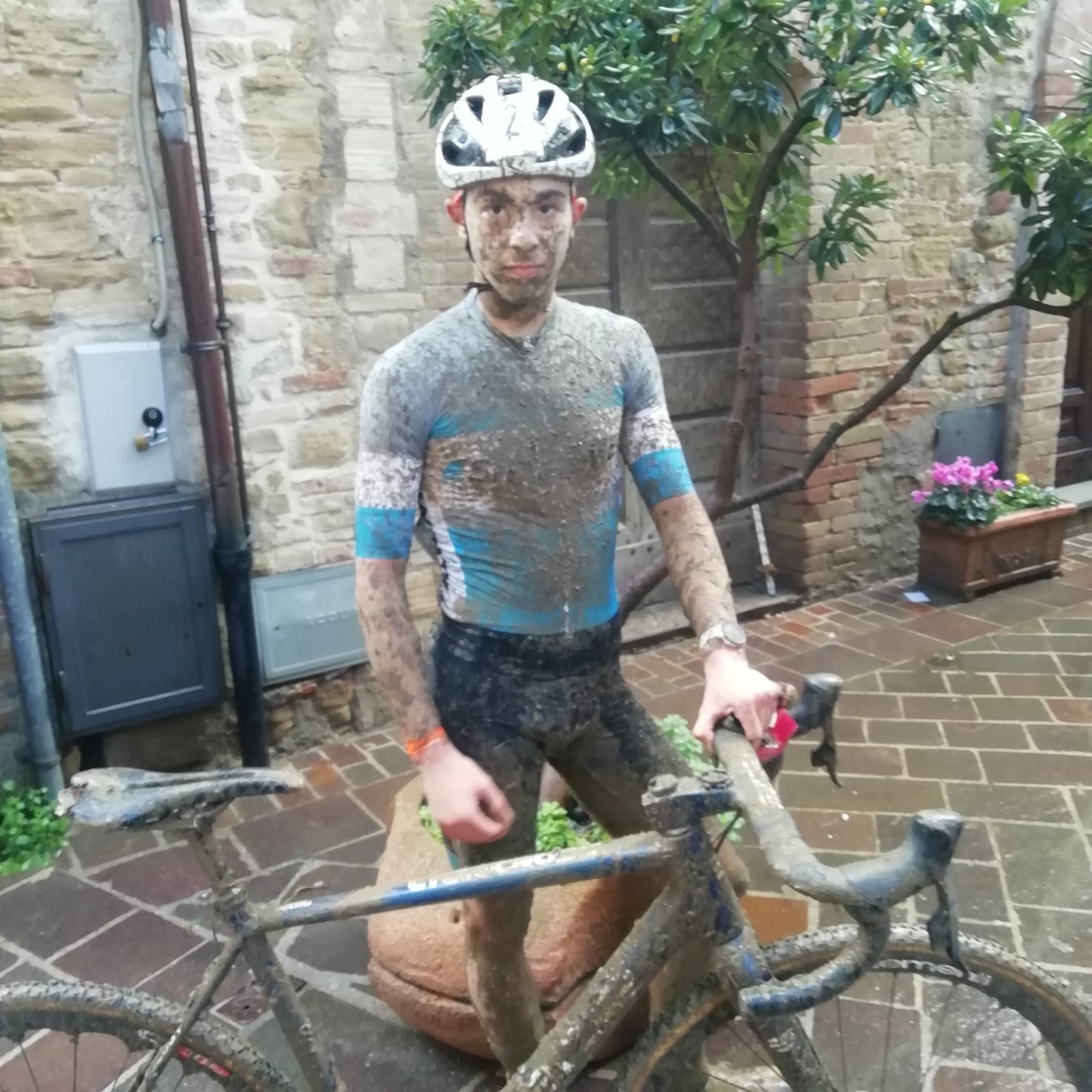 06BD9527-4EC4-4631-89F6-410FA6721399