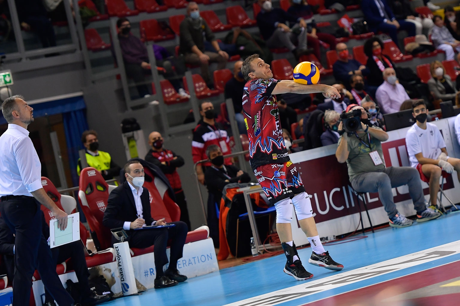 3AE9EDB3-DF4C-4C0D-BEFD-342E1EC5B6CE