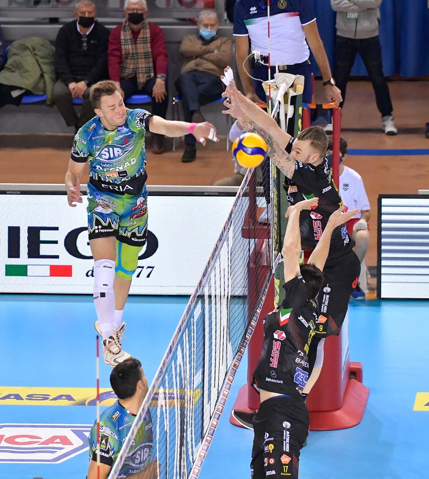 439EAD91-66F3-4ABF-B29C-51CDBF9DF687