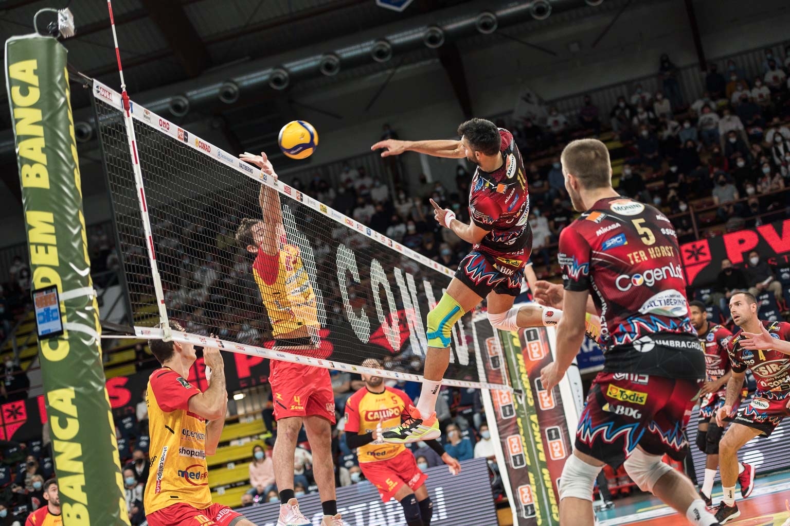 63CABF66-07F7-4283-8B37-6DE58001EEAC