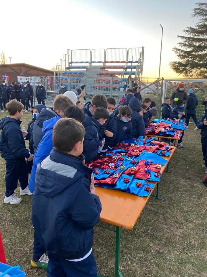 76913C25-A65F-43AB-955E-AD66D40C2867