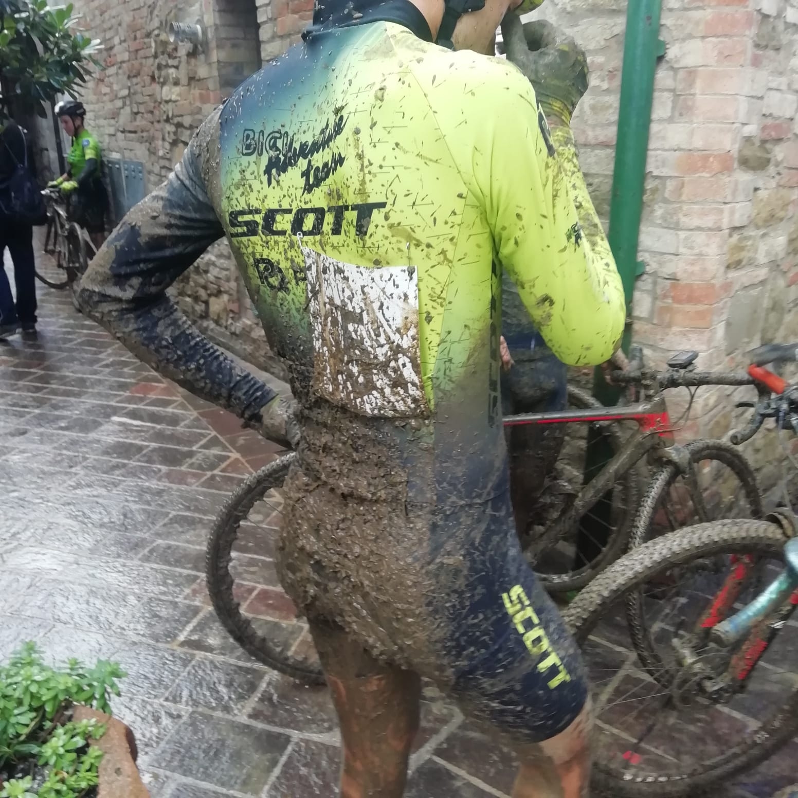 84F9947E-DB6B-4A94-849A-1812DA6BC830