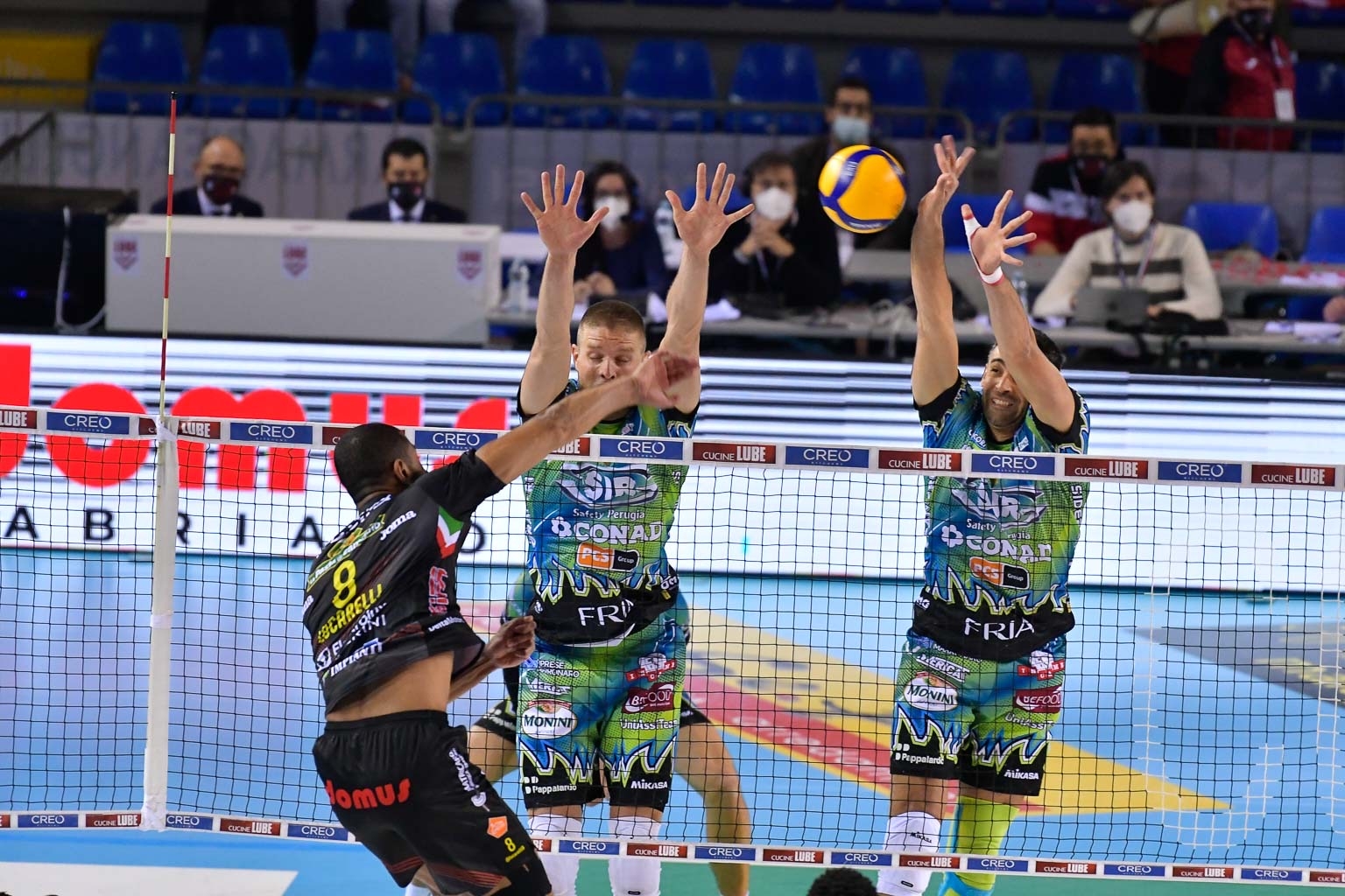 EB96AA3C-44E9-4947-AF92-A5757EF23A80