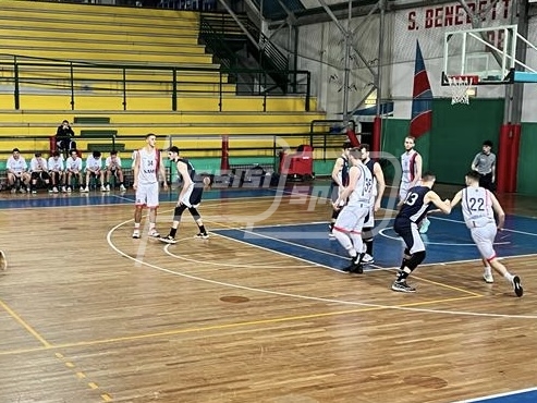 9CF977E2-E2BD-4CBD-B3D7-7E01E4E094AB