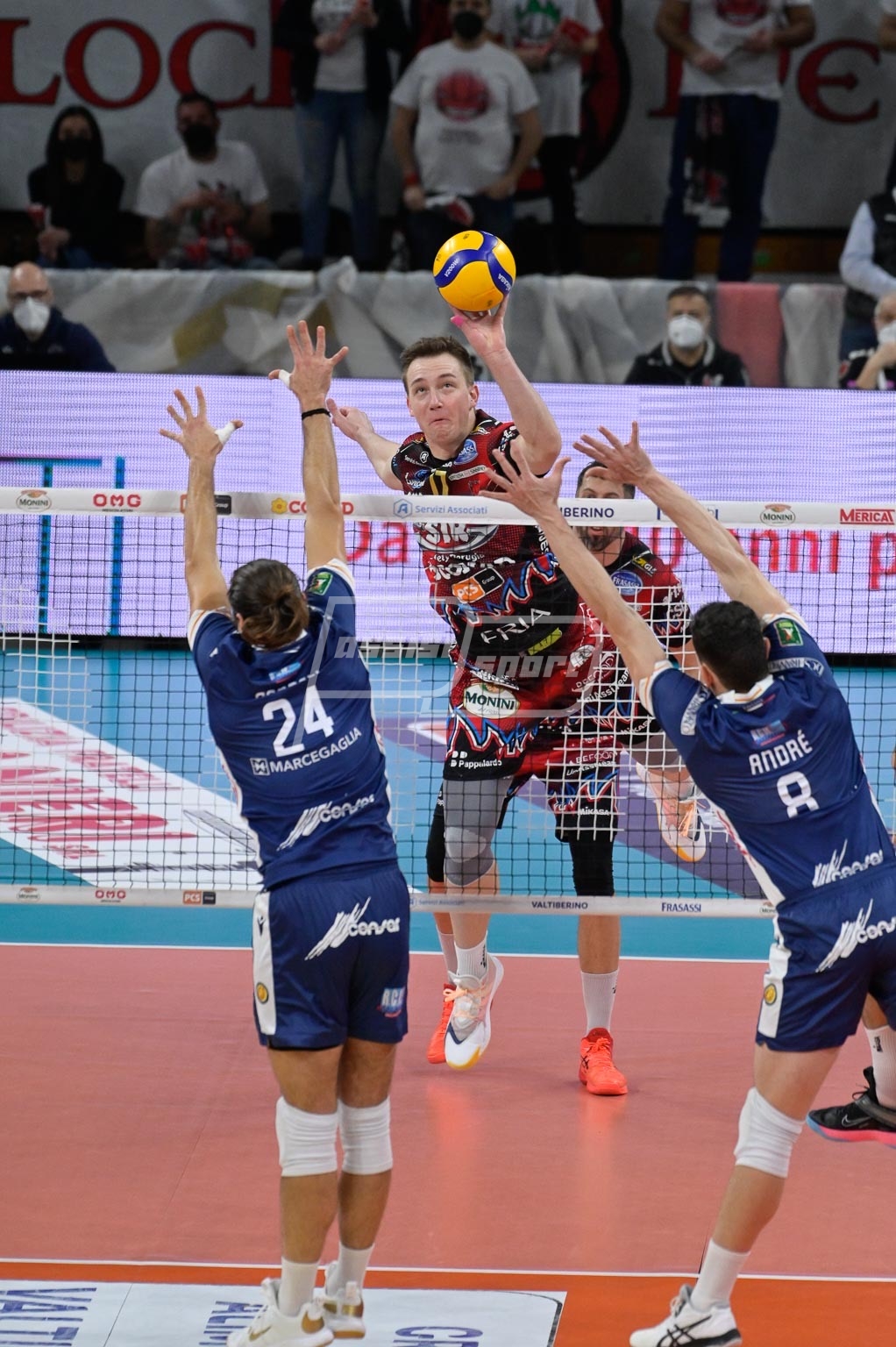 5D4A572D-F7C3-42C3-A461-539C2D88D169