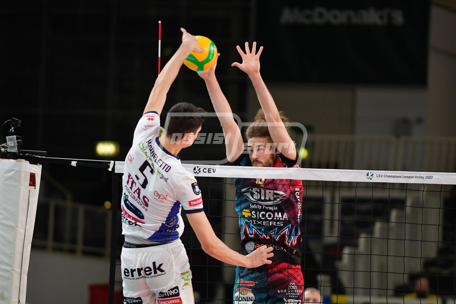 Kamil RYCHLICKI, a muro sull'attacco di Alessandro MICHIELETTO