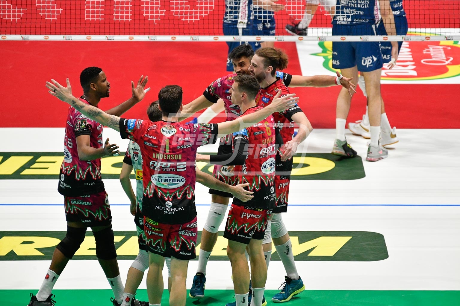 1F7B7611-4541-49F6-B2E8-CA6FBE640007