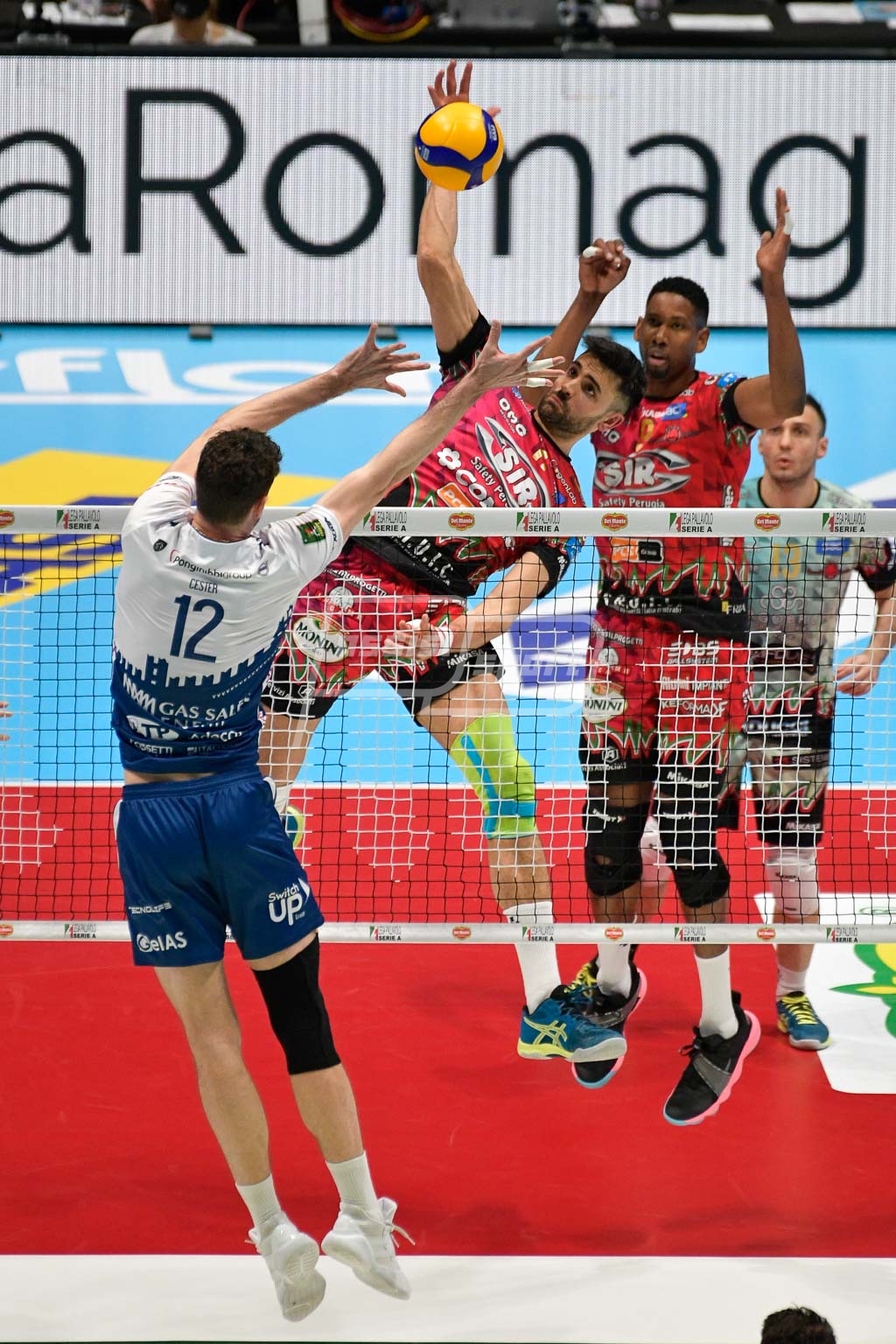 9B0BBE44-8F08-43C4-B00D-07316481DEF8