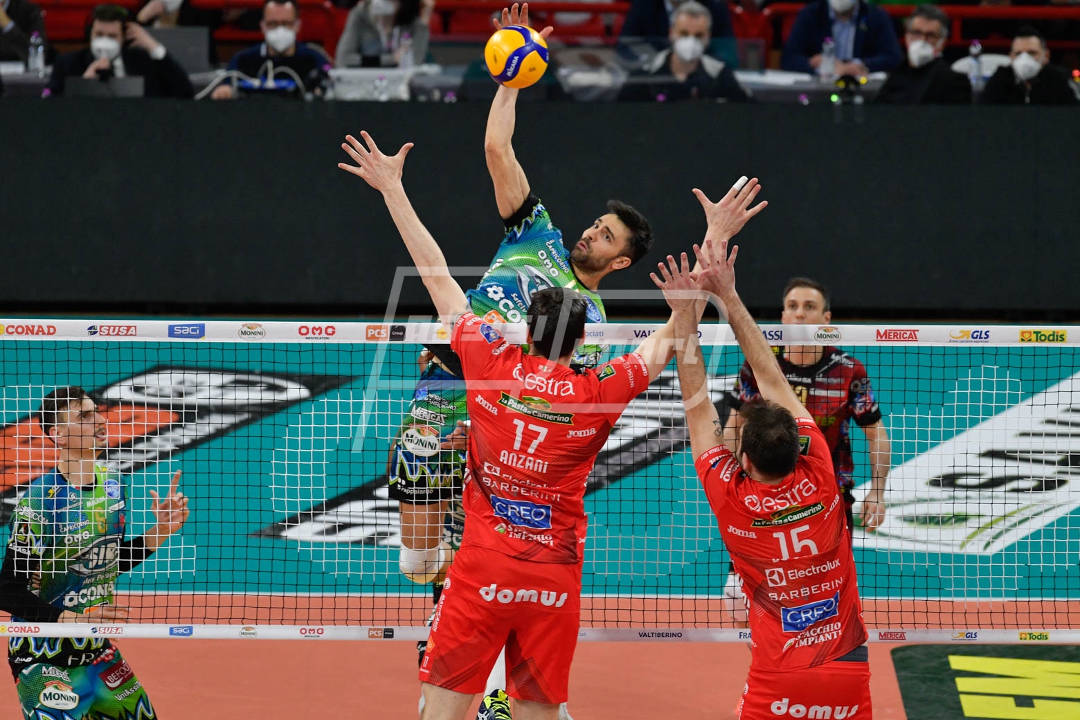 E8F5541E-4150-4D0B-81A6-D9E716FACBF7