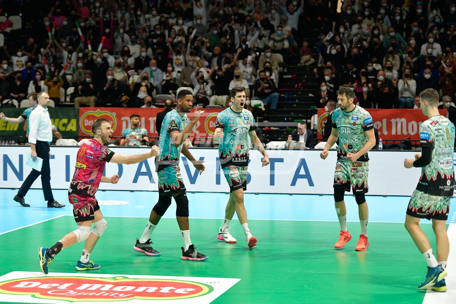 FC877515-9E3A-485D-B2A3-12DF10019ABE