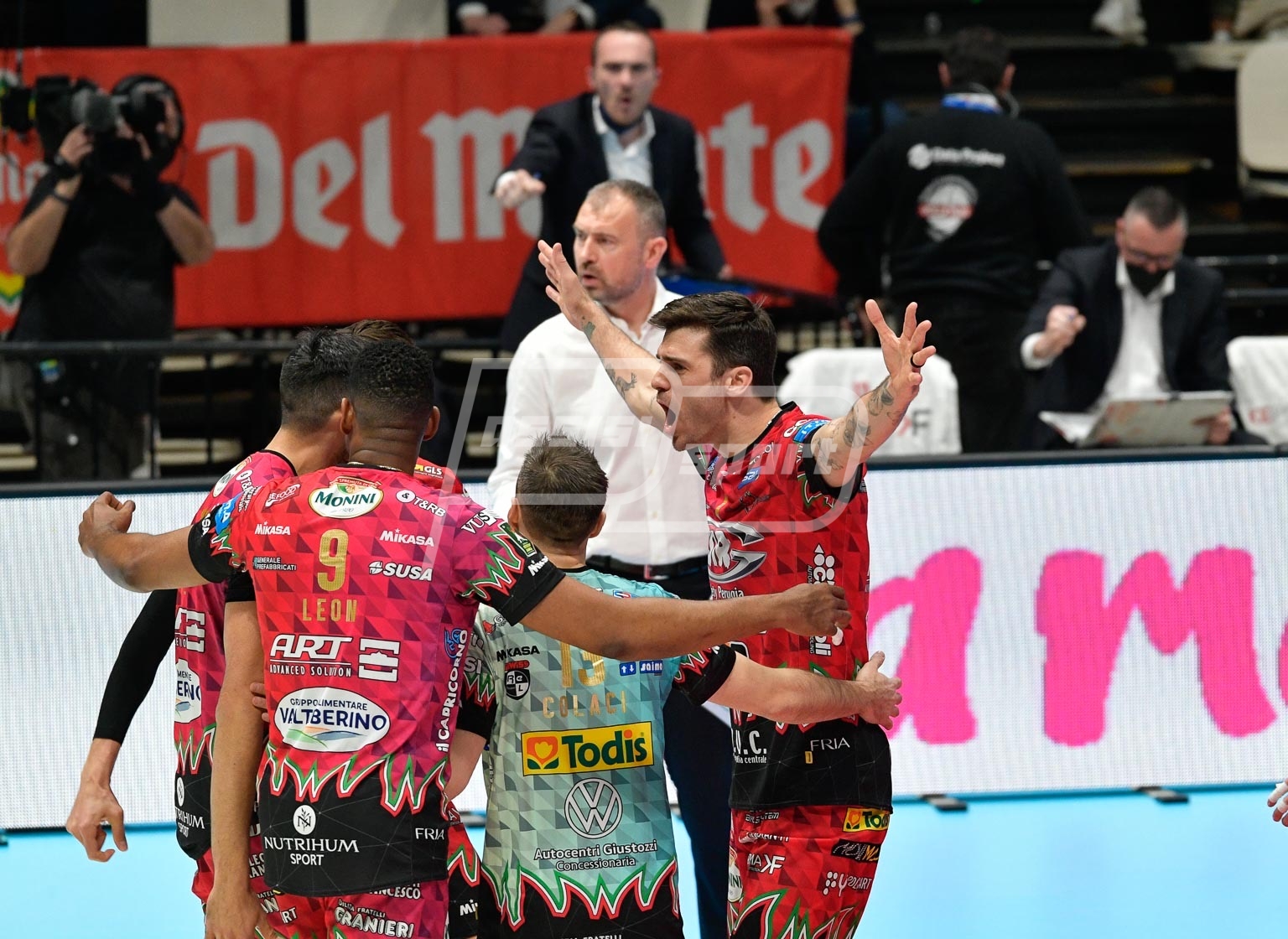 FFF245C2-3BD3-43D0-A9B1-B7303529E5E2