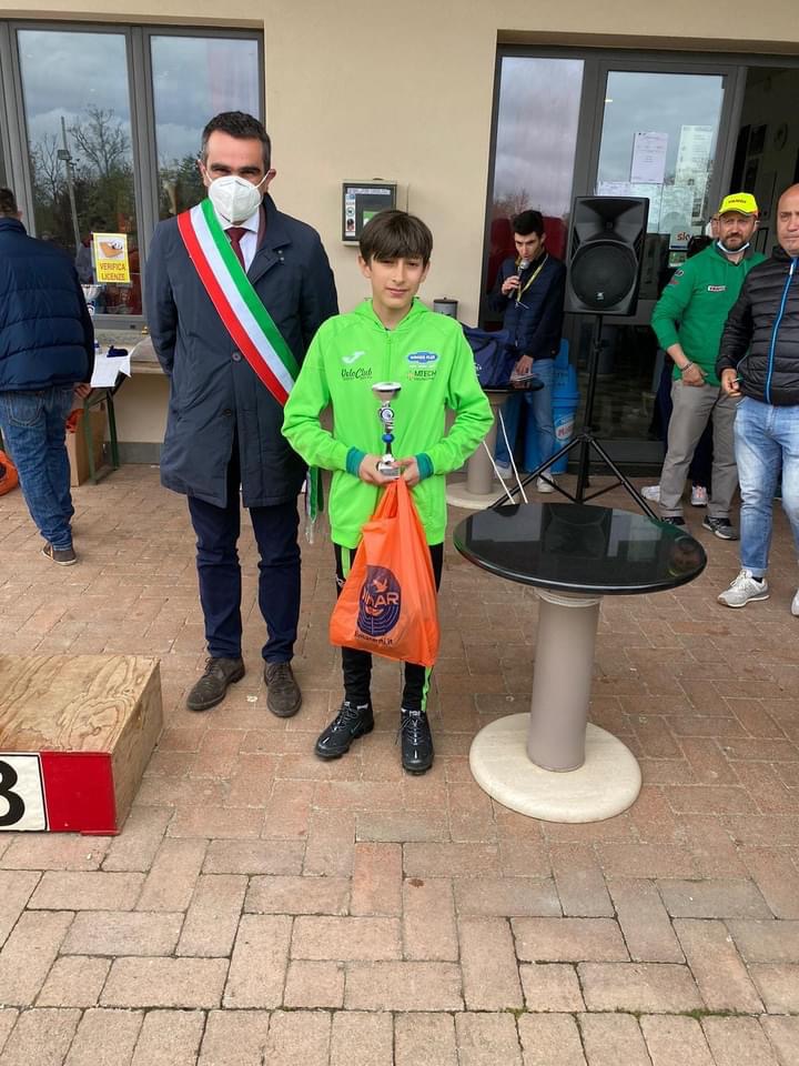 B584A8B6-B44E-425B-8AEE-9BC7D8DCB2BE