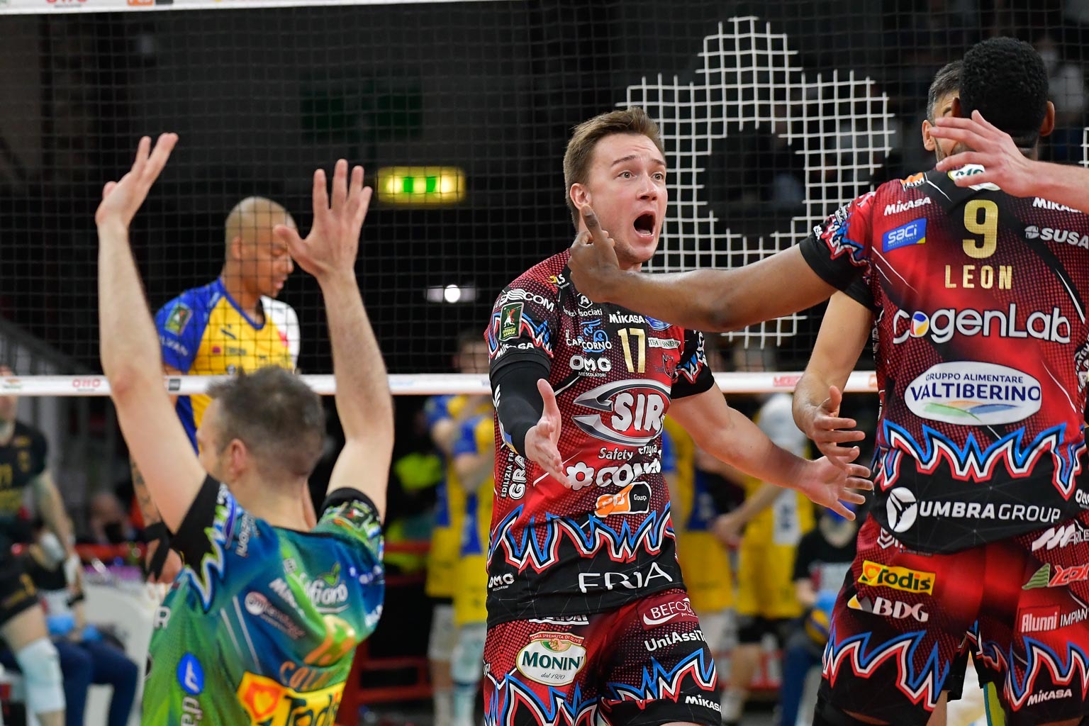 C2EF785E-B57C-4AAB-B7E1-116A1C487F02