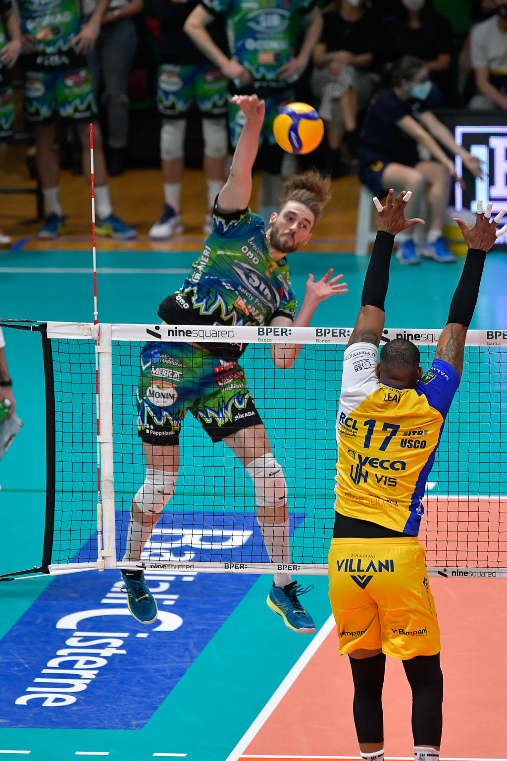 F3ACCEB6-4538-46C5-B668-BA91102CE0A6